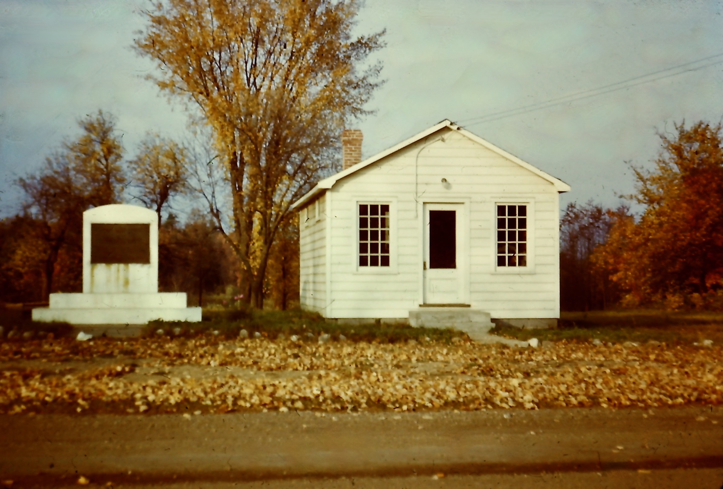 Cenitaph, Library Oct 1950 Flinton Memorial Library in 1950 by Wilfred Lessard.